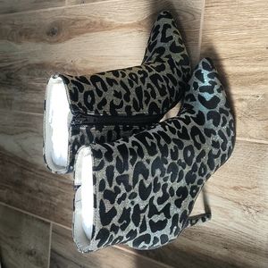 Thalia Sodi Rylief bootie heel size 7